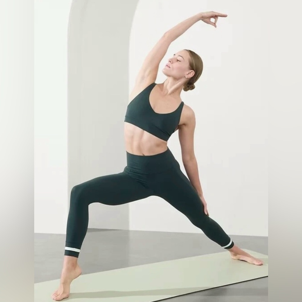 ATHLETA Salutation Stash HR Colorblock 7/8 Legging
(Sz S) NWT